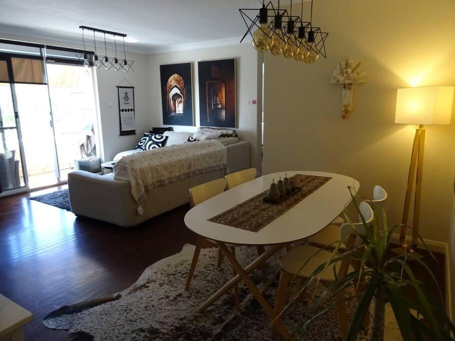 Sunny 2 Bed Restaurants Beach At Door Pets O.K ซิดนีย์ ภายนอก รูปภาพ